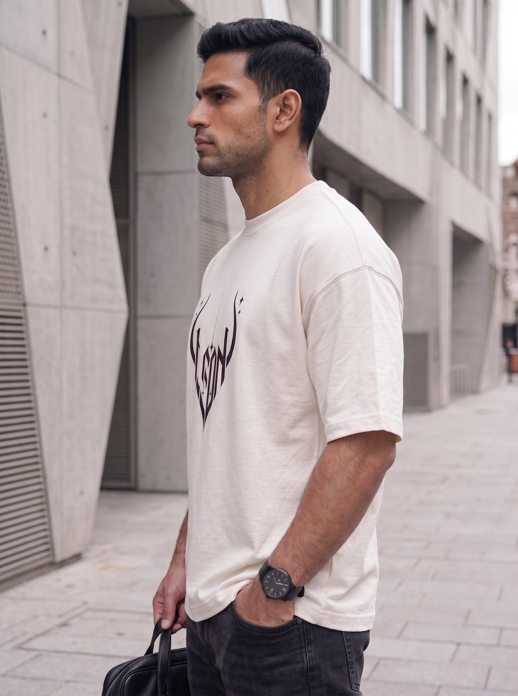 LEON Men's Oversized Gothic Printed T-Shirt LEON