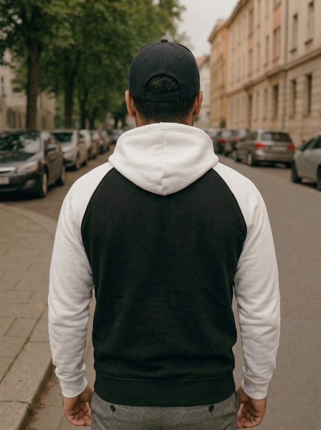 Raglan Sleeve Pullover Hoodie LEON