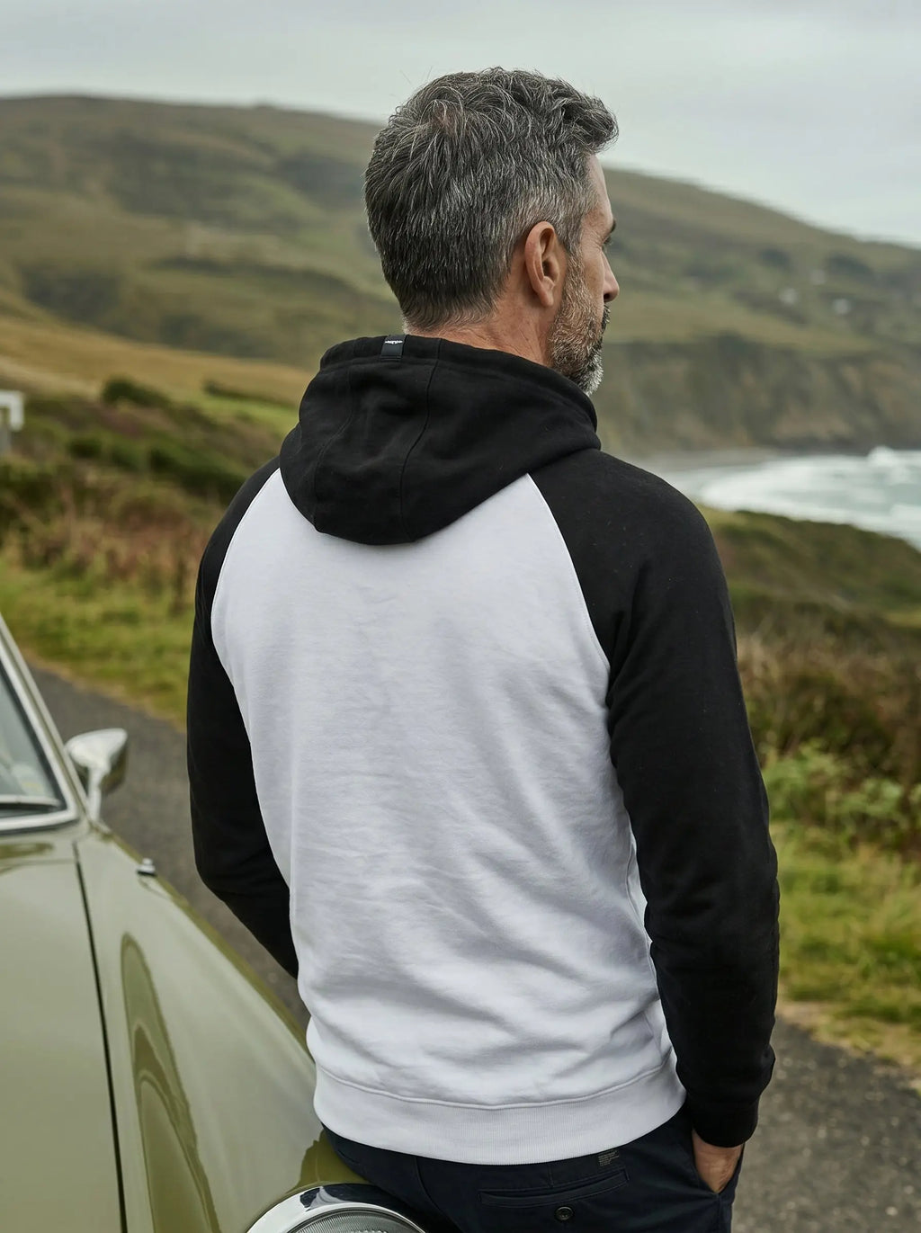 Raglan Sleeve Pullover Hoodie LEON