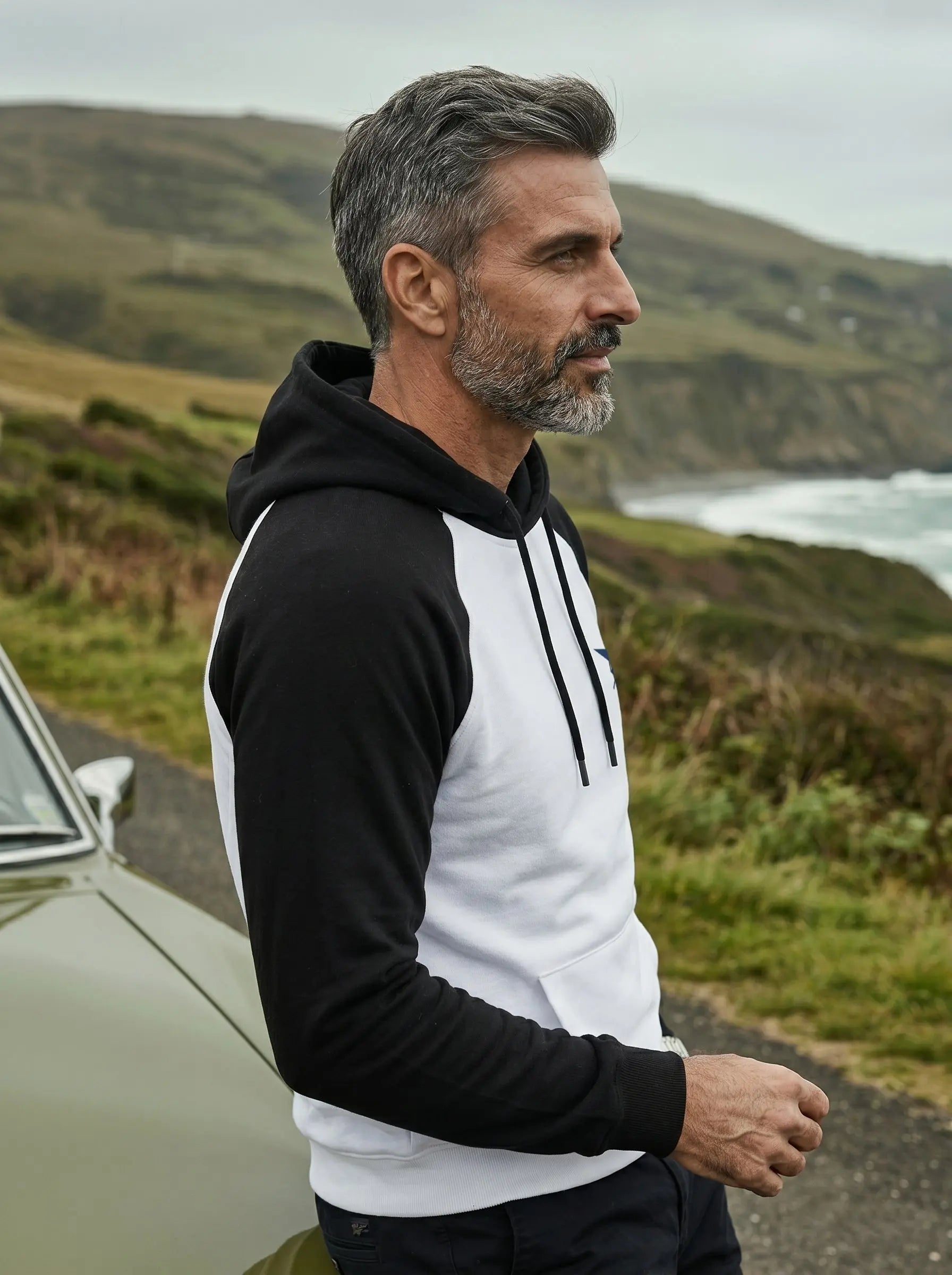 Raglan Sleeve Pullover Hoodie LEON