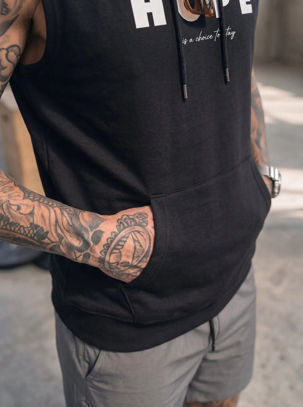 Hope Printed Sleeveless Pullover Hoodie LEON