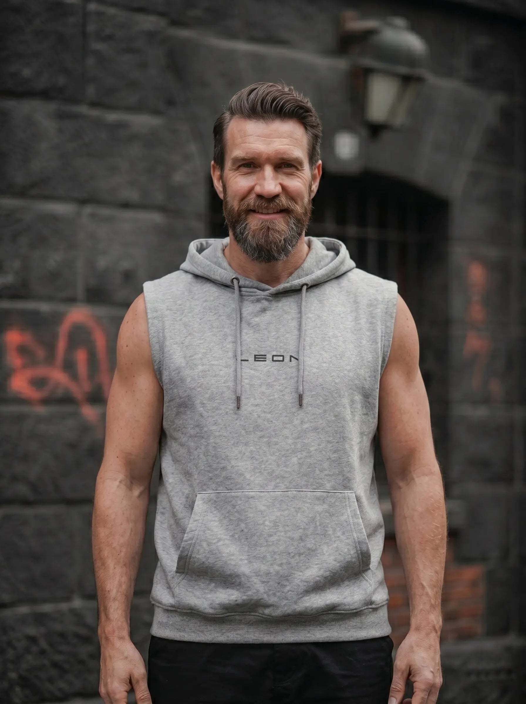 Leon Printed Sleeveless Pullover Hoodie LEON