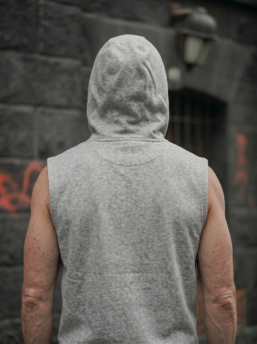 Leon Printed Sleeveless Pullover Hoodie LEON