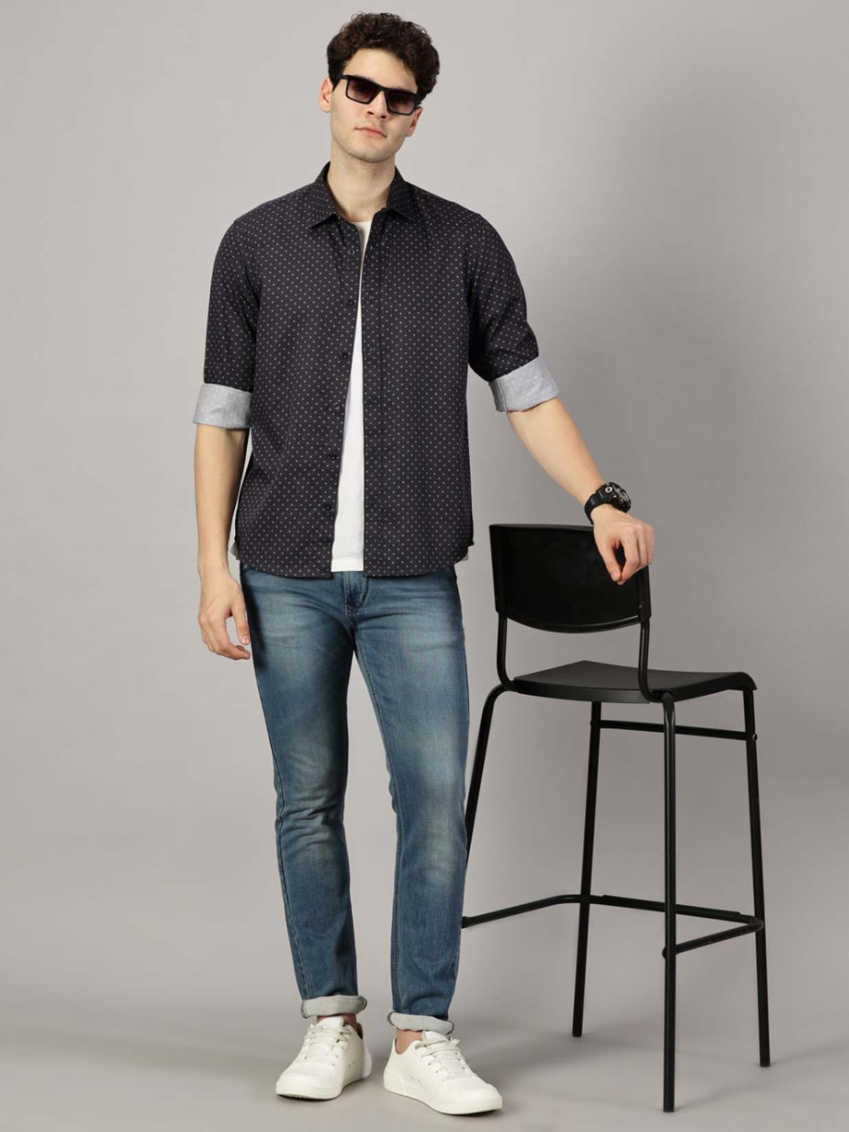 LEON Mens Floral printed Slim Fit Off White Halfsleeve Navy Shirt